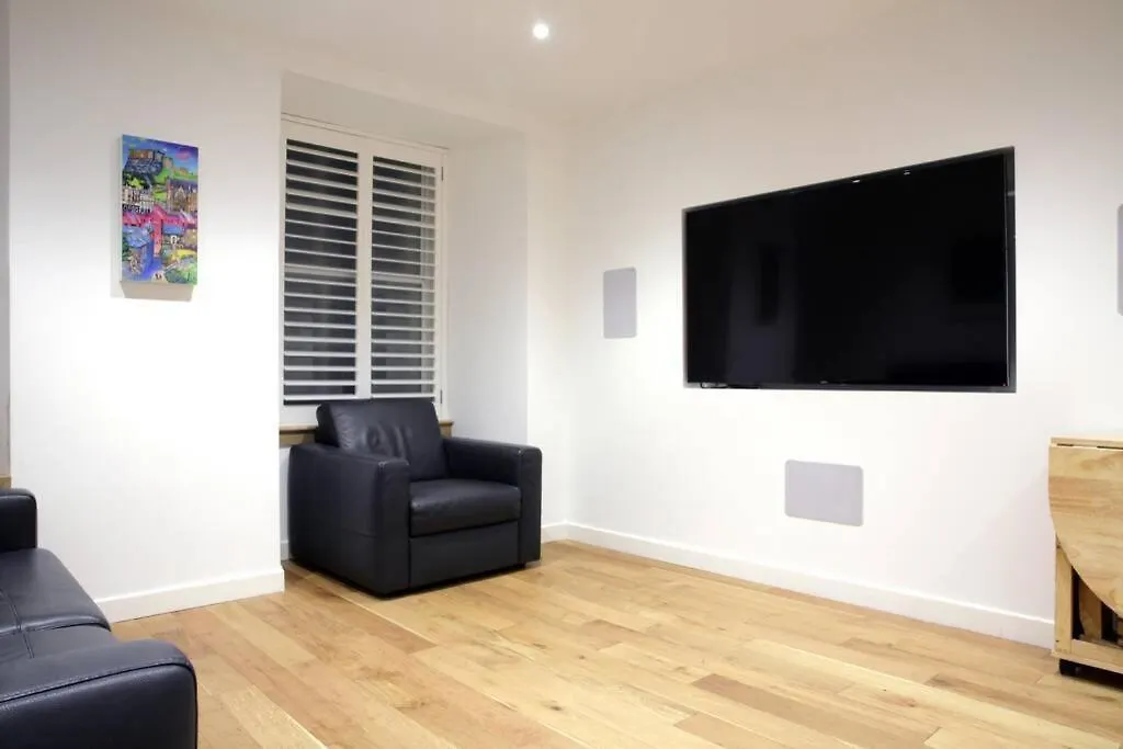 Turtle Apartment Edinburgh